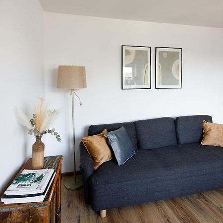 Brivibas Yard Apartment With Parking In City Center Riga Exterior foto